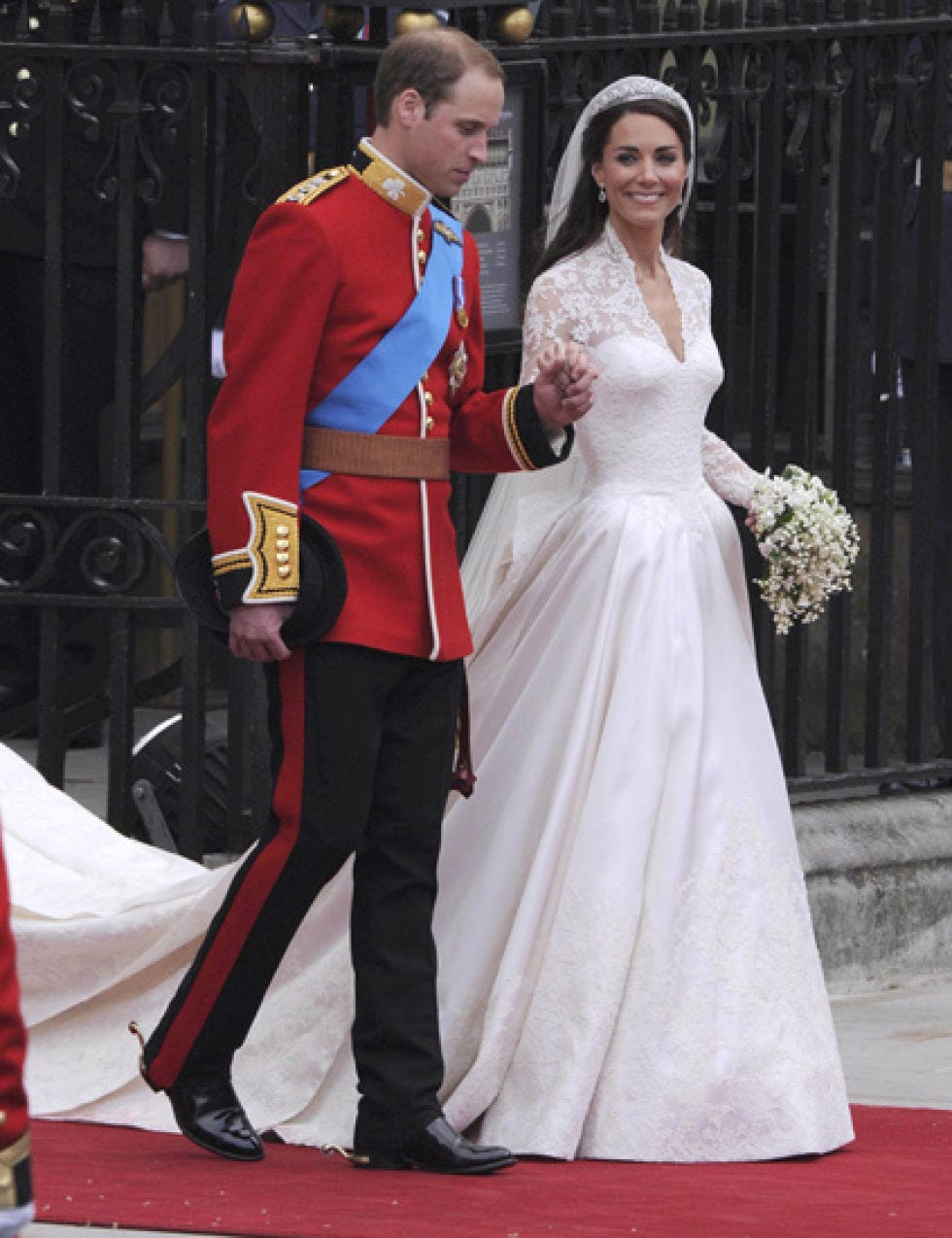 Trousers, Event, Dress, Shoe, Coat, Outerwear, Red, Flooring, Formal wear, Carpet, 