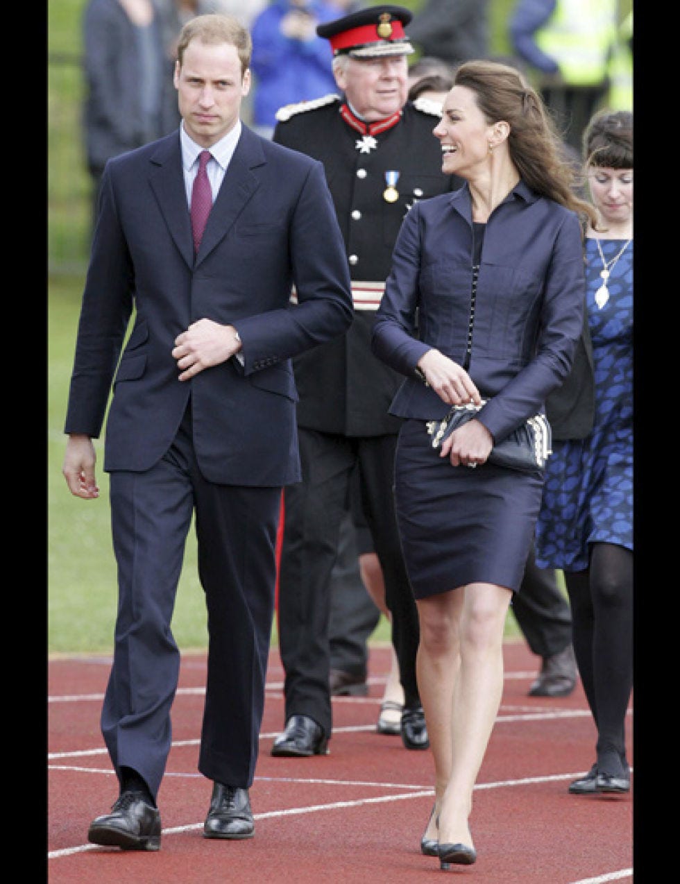 Leg, Trousers, Coat, Collar, Suit trousers, Hat, Shirt, Dress shirt, Shoe, Cap, 