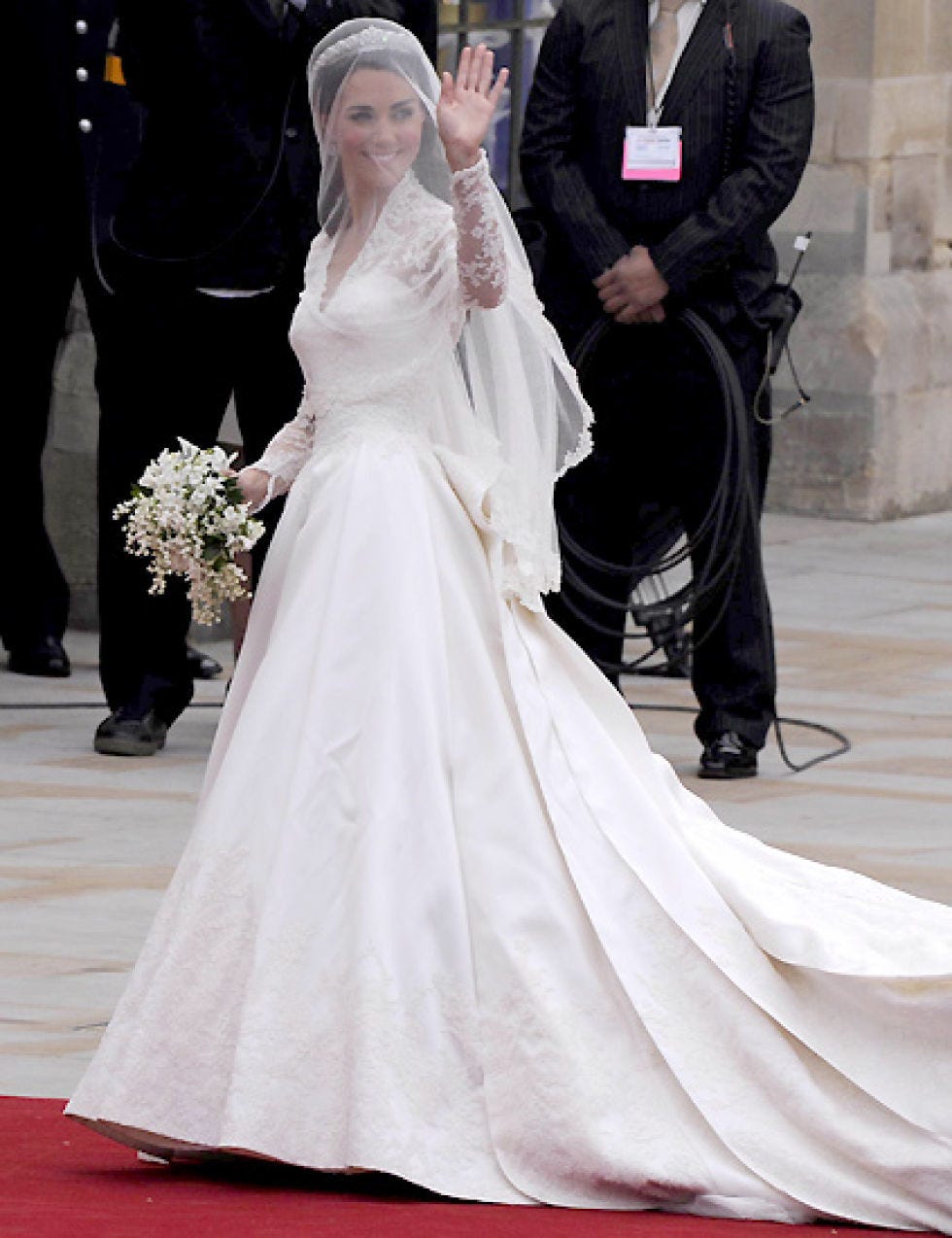 Clothing, Dress, Trousers, Event, Coat, Bridal veil, Shoe, Bridal clothing, Photograph, Suit, 