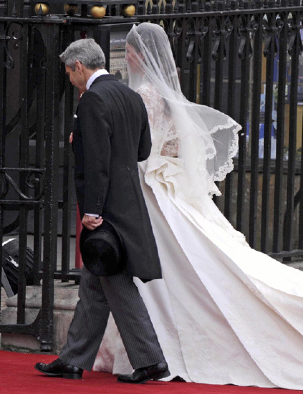 Clothing, Coat, Bridal veil, Dress, Trousers, Veil, Suit, Bridal clothing, Outerwear, Formal wear, Clothing, Coat, Bridal veil, Dress, Trousers, Veil, Suit, Bridal clothing, Outerwear, Formal wear,