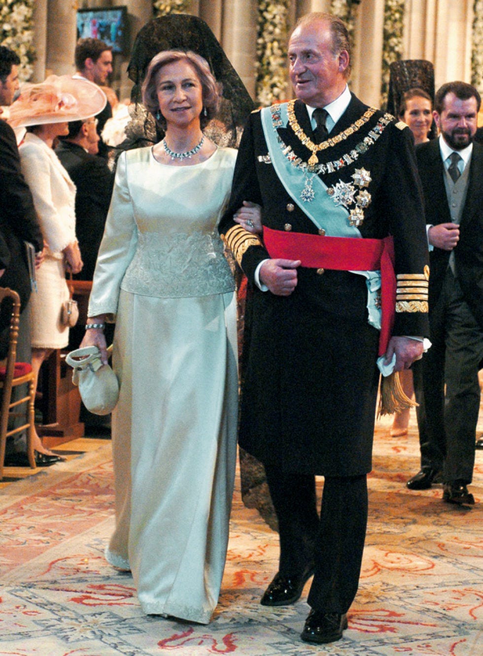Footwear, Trousers, Event, Outerwear, Dress, Formal wear, Coat, Tradition, Suit, Gown, 