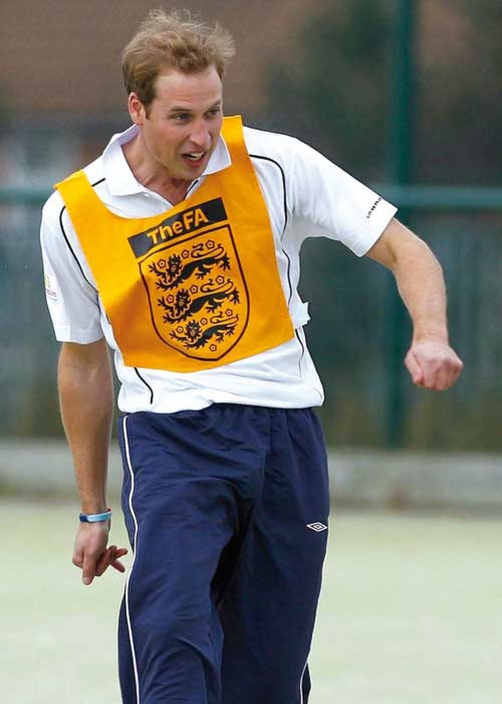 Sports uniform, Jersey, Sleeve, Sportswear, Joint, Player, Uniform, Ball game, Playing sports, Championship, 