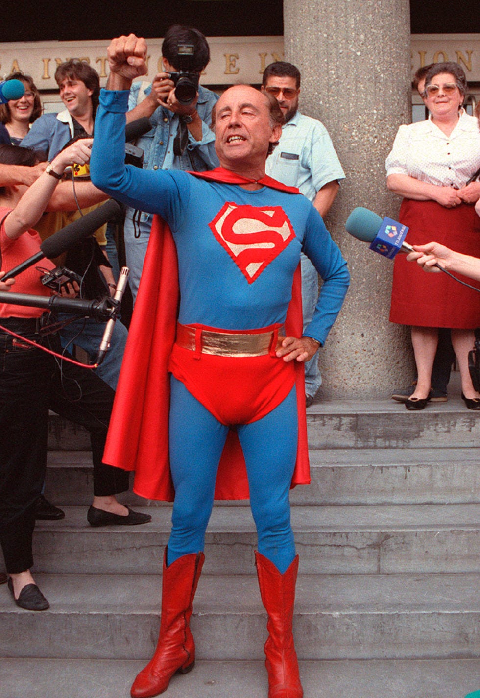 Footwear, Arm, Leg, Human leg, Red, Shoe, Fictional character, Superhero, Costume, Hero, 