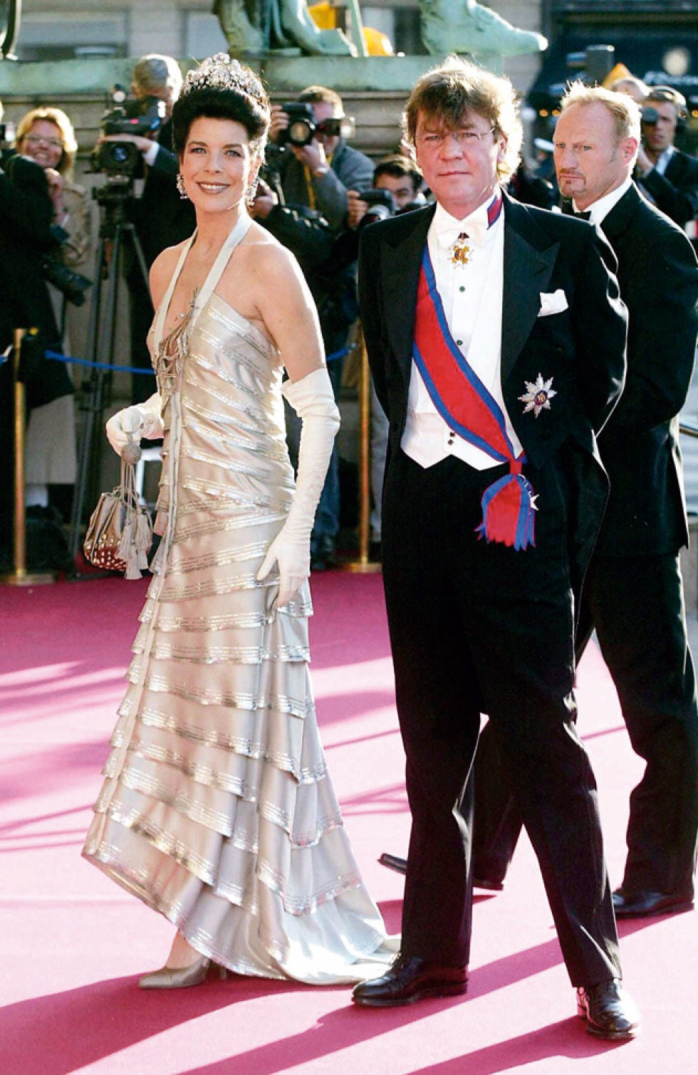 Clothing, Coat, Trousers, Flooring, Dress, Shirt, Suit, Outerwear, Formal wear, Carpet, 