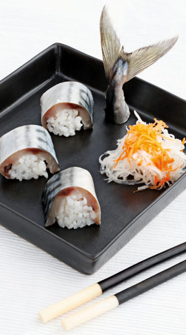 Cuisine, Food, Rice, Sushi, Steamed rice, White rice, Dish, Dishware, Recipe, Plate, 