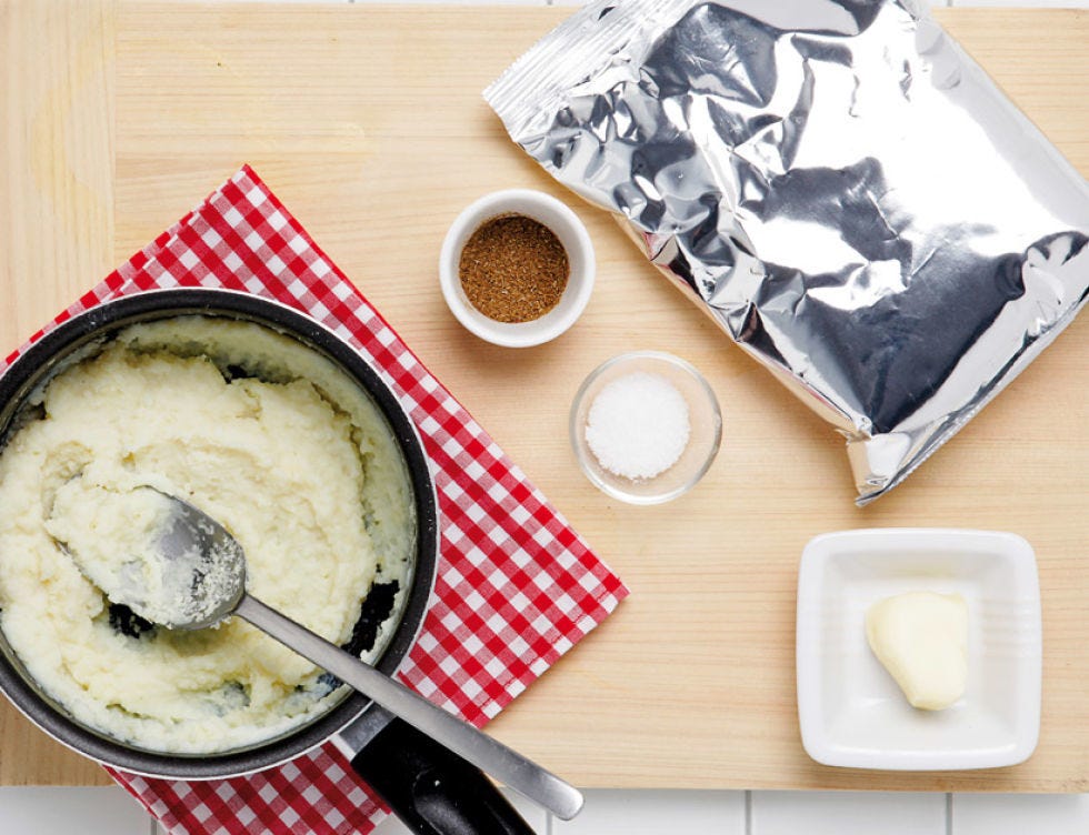 Ingredient, Dishware, Serveware, Food, Tableware, Kitchen utensil, Cuisine, Meal, Dish, Recipe, 