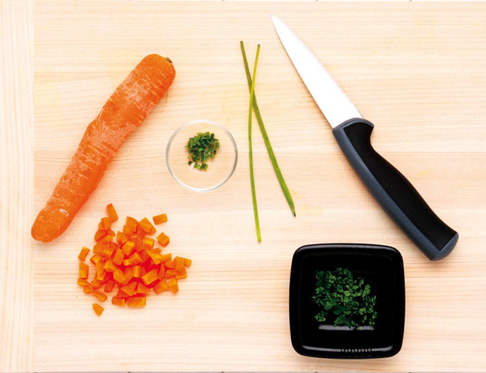 Carrot, Ingredient, Food, Root vegetable, Produce, Vegetable, Orange, Natural foods, Cutting board, Hardwood, 