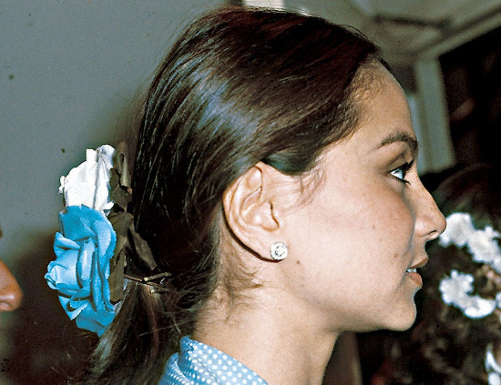 Hair, Face, Ear, Hairstyle, Nose, Chin, Head, Cheek, Turquoise, Neck, 