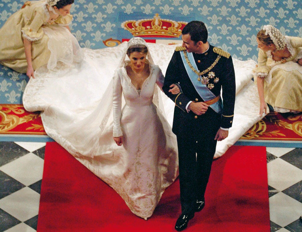 Bridal clothing, Photograph, Flooring, Formal wear, Tradition, Dress, Bride, Wedding dress, Gown, Ceremony, 