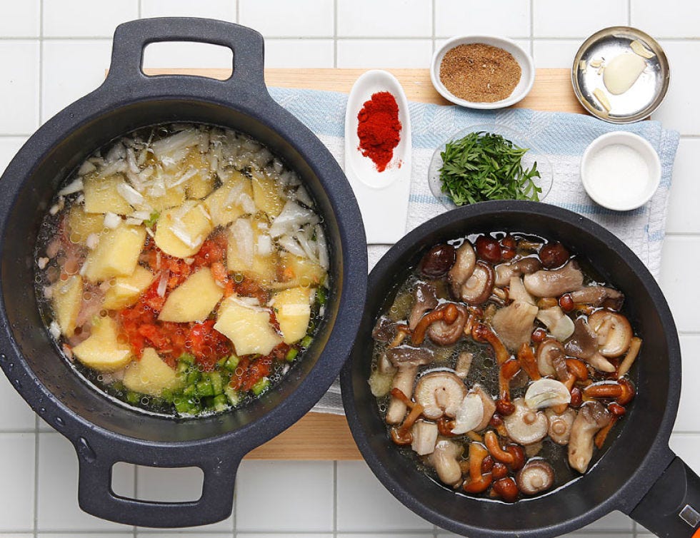 Food, Cuisine, Ingredient, Meal, Dish, Bowl, Recipe, Cookware and bakeware, Produce, Soup, 