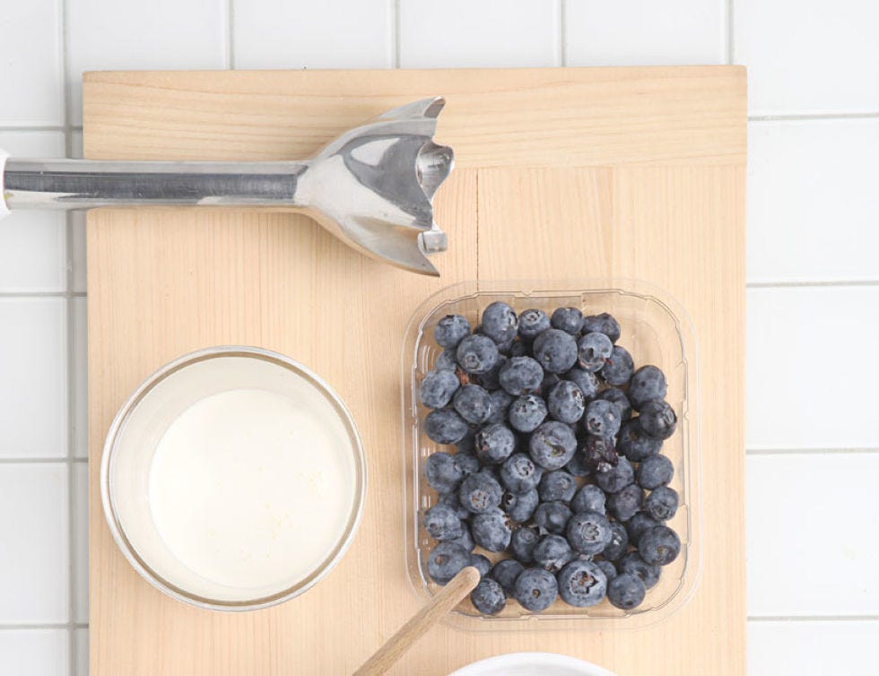 Food, Fruit, Berry, Produce, Bilberry, Tableware, Blueberry, Kitchen utensil, Dishware, Huckleberry, 
