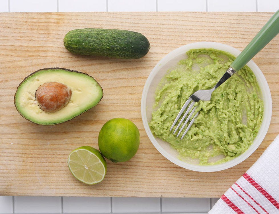 Green, Food, Produce, Ingredient, Fruit, Vegan nutrition, Natural foods, Tableware, Whole food, Plate, 