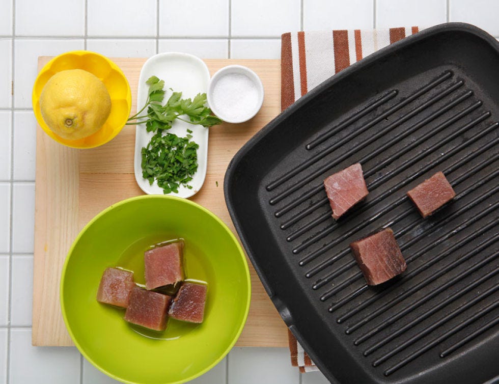 Food, Cuisine, Ingredient, Barbecue grill, Tableware, Dishware, Dish, Meal, Bowl, Cooking, 