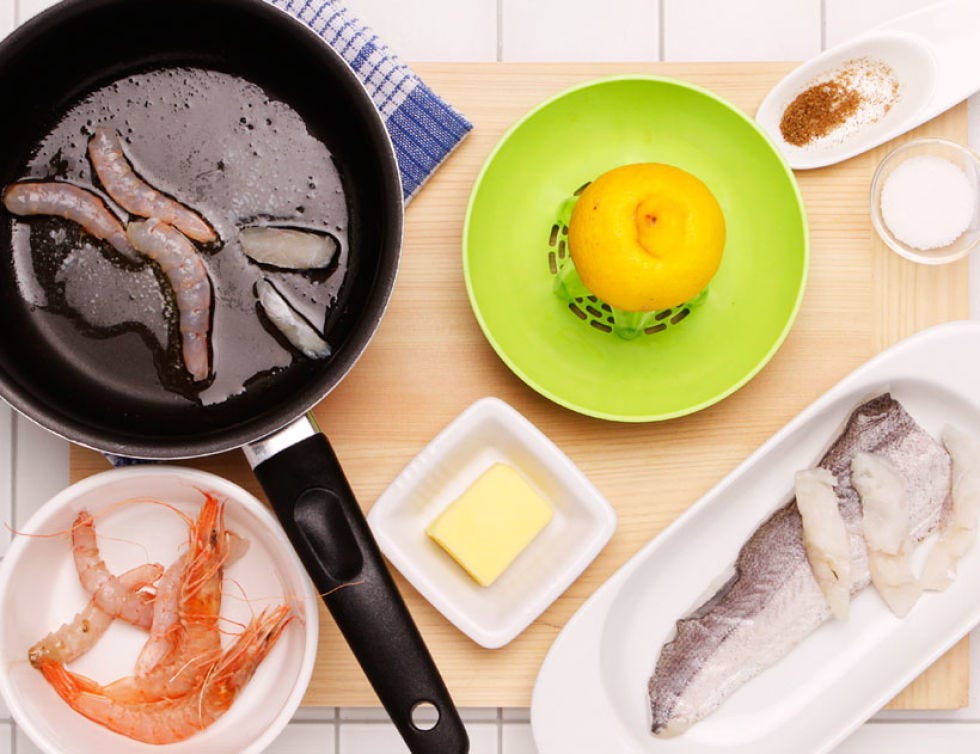 Food, Serveware, Dishware, Tableware, Ingredient, Fruit, Animal product, Plate, Meal, Frying pan, 