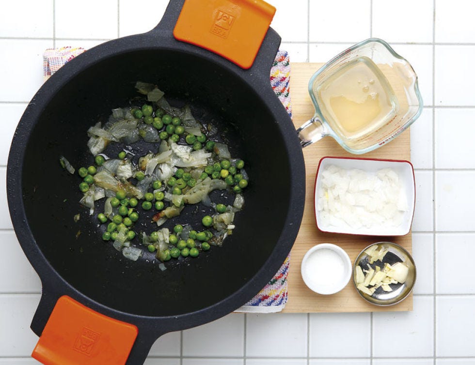 Food, Ingredient, Cookware and bakeware, Cuisine, Recipe, Cooking, Frying pan, Meal, Bowl, Breakfast, 