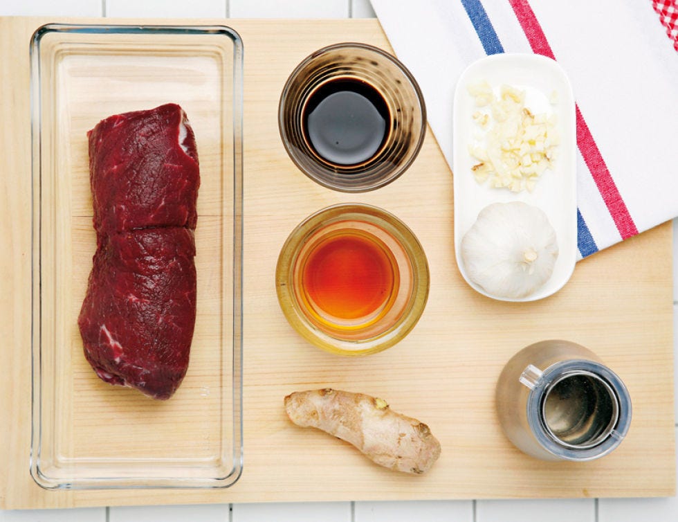 Food, Ingredient, Cuisine, Dish, Lens, Meat, Camera lens, Red meat, Beef, Dishware, 