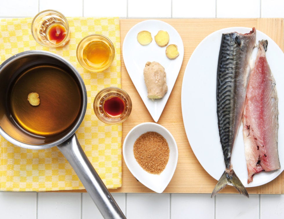 Serveware, Fish, Seafood, Food, Ingredient, Amber, Fish, Cuisine, Fish products, Dish, 