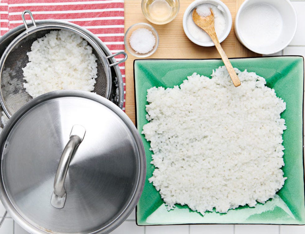 Serveware, Dishware, Ingredient, Food, White, Kitchen utensil, Tableware, Cuisine, Meal, Bowl, 