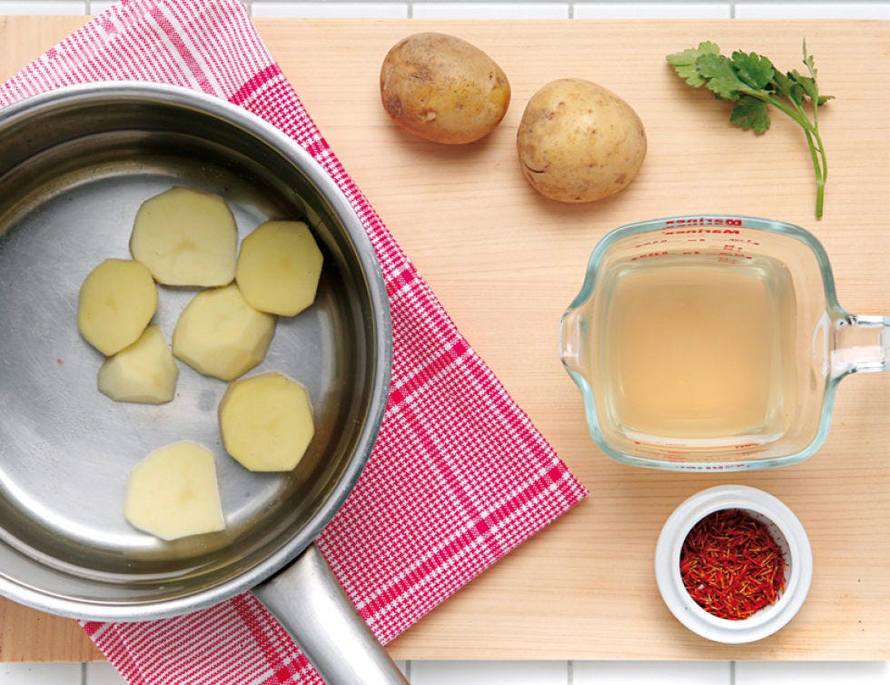 Food, Ingredient, Serveware, Root vegetable, Dishware, Tableware, Kitchen utensil, Potato, Produce, Condiment, 