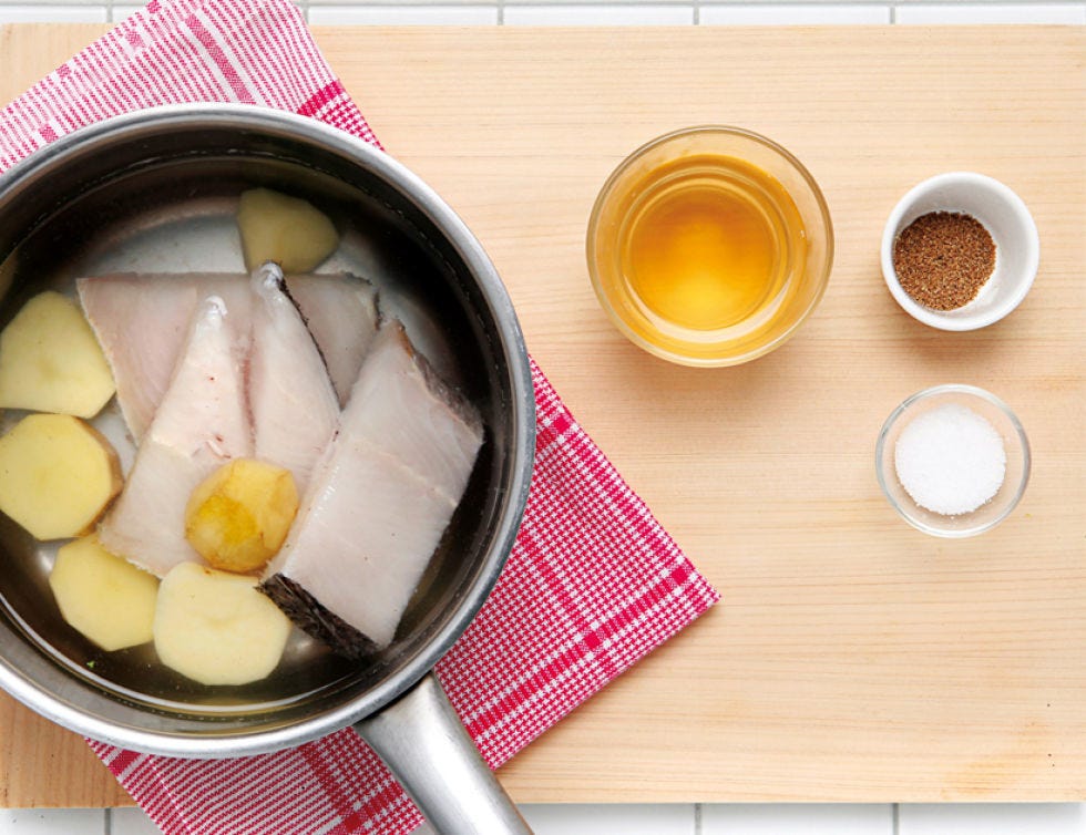 Ingredient, Serveware, Food, Cuisine, Soup, Recipe, Dish, Tableware, Dishware, Drinkware, 