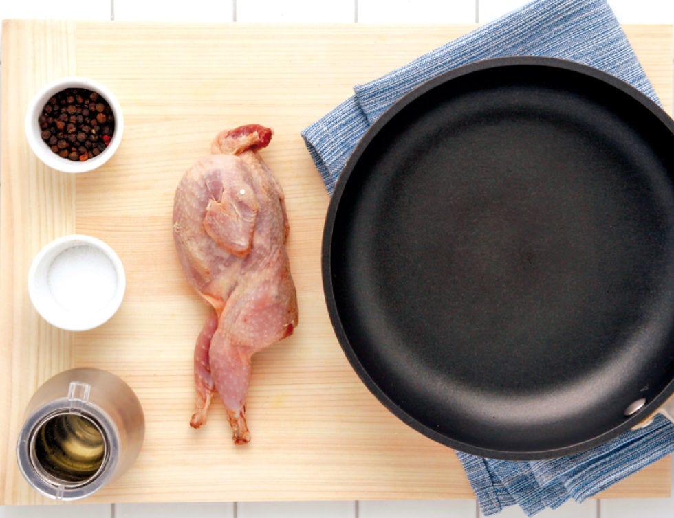 Dishware, Tableware, Plate, Meal, Loudspeaker, Breakfast, Animal product, Ingredient, Dish, Serveware, 