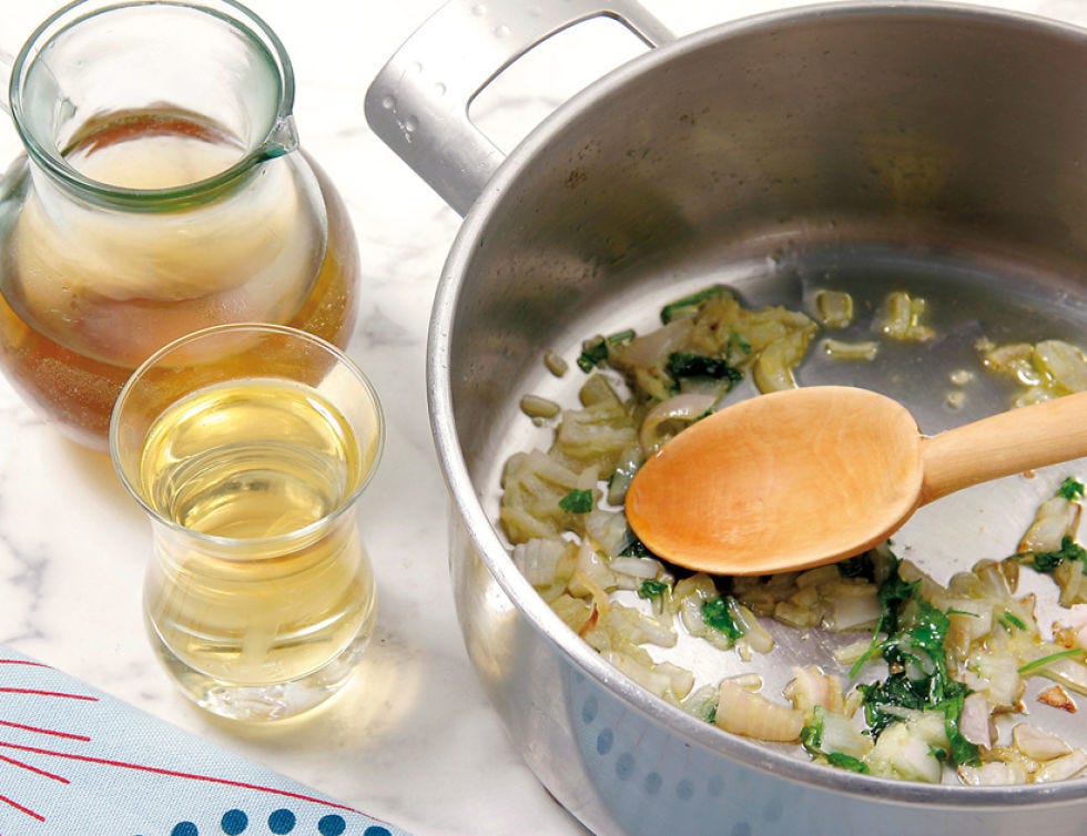 Fluid, Liquid, Serveware, Ingredient, Food, Drink, Cookware and bakeware, Recipe, Oil, Drinkware, 