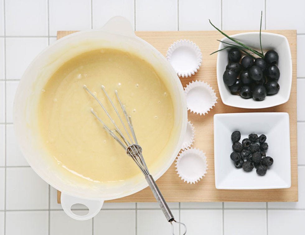 Dishware, Food, Tableware, Ingredient, Serveware, Kitchen utensil, Fruit, Produce, Black, Berry, 