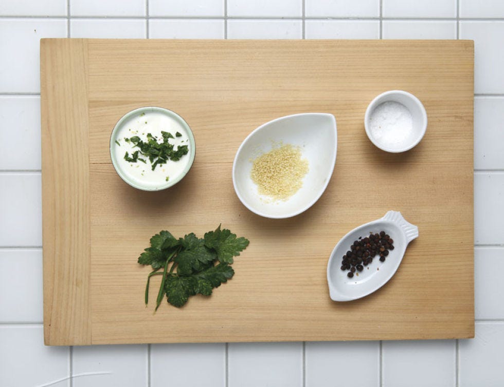 Dishware, Ingredient, Serveware, Leaf, Food, Leaf vegetable, Porcelain, Fines herbes, Herb, Ceramic, 