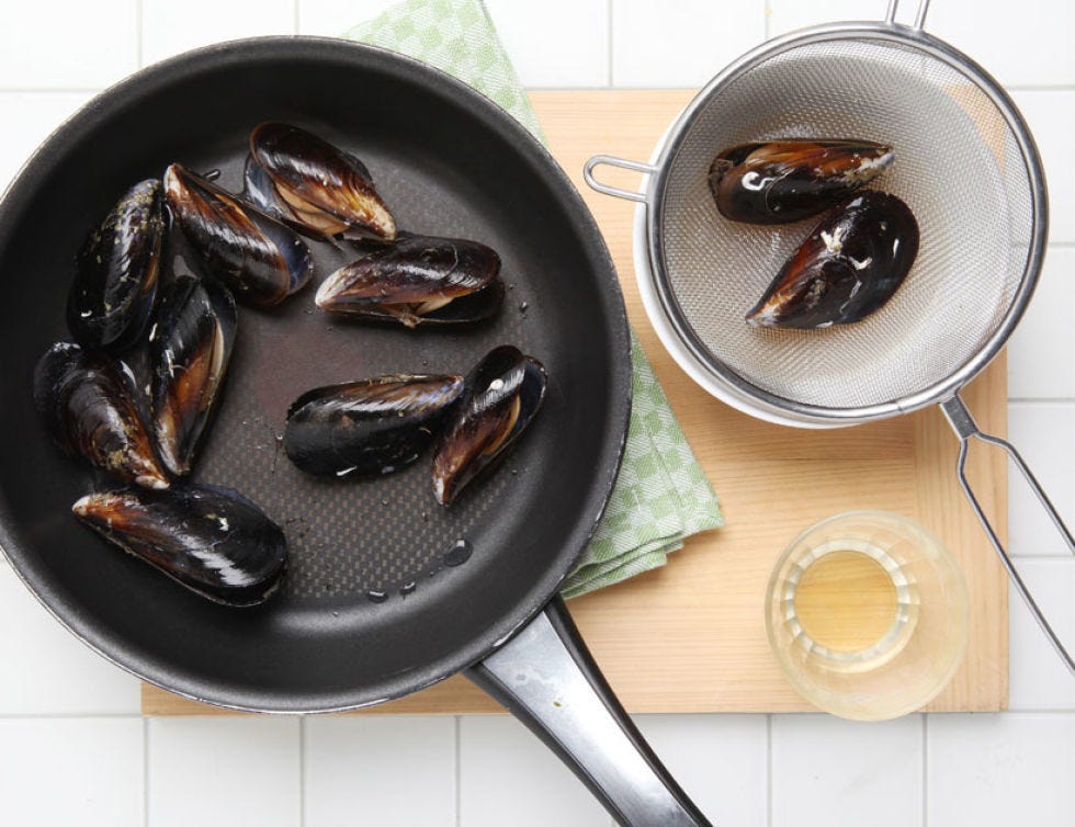 Food, Ingredient, Dishware, Kitchen utensil, Serveware, Cutlery, Plate, Spoon, Produce, Seafood, 