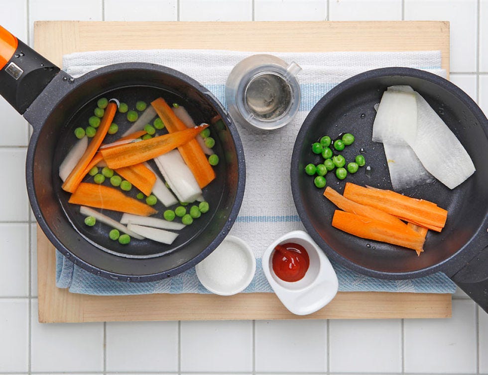 Carrot, Food, Root vegetable, Baby carrot, Vegetable, Produce, Meal, Ingredient, Dishware, Vegan nutrition, 