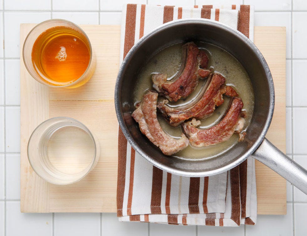 Food, Ingredient, Dishware, Meat, Serveware, Cuisine, Breakfast, Sausage, Dish, Tableware, 