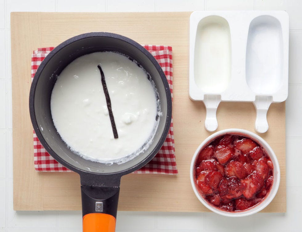 Food, Ingredient, Dishware, Tableware, Bowl, Breakfast, Fruit, Berry, Dairy, Dish, 