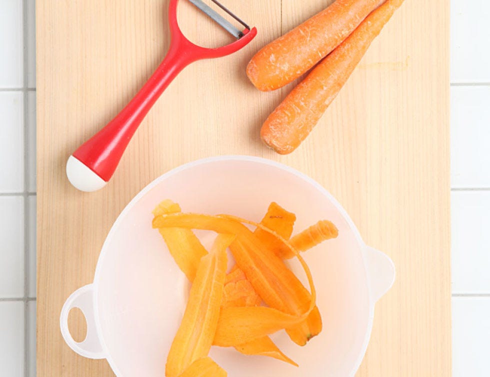 Food, Root vegetable, Dishware, Orange, Carrot, Produce, Ingredient, Peach, Kitchen utensil, wild carrot, 