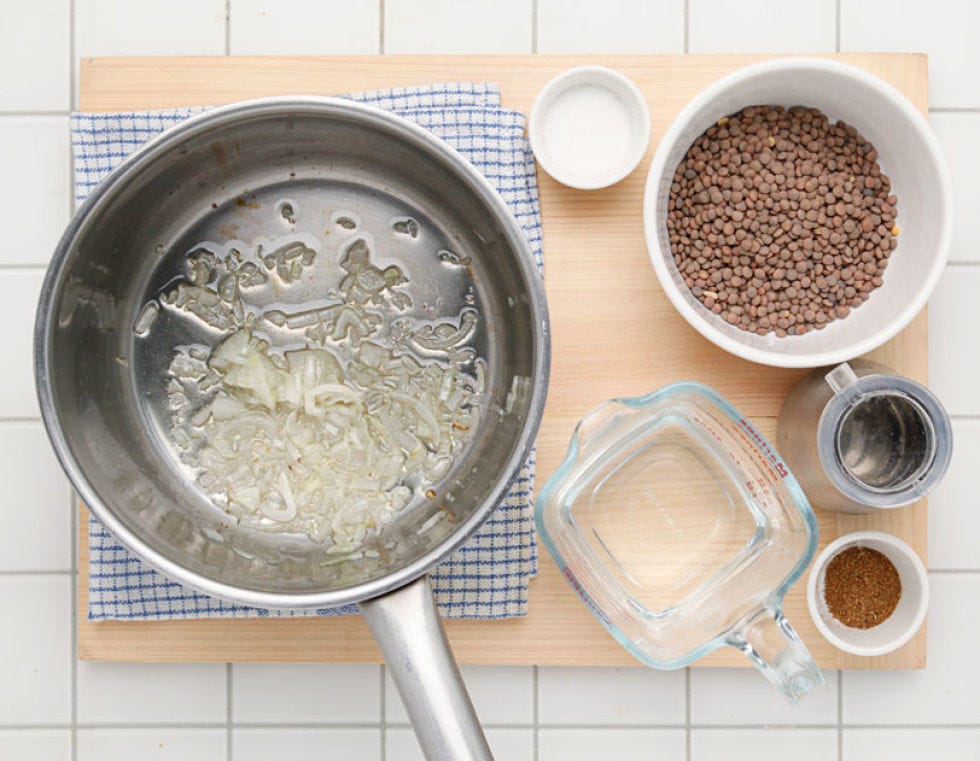 Ingredient, Seasoning, Spice, Powder, Kitchen utensil, Circle, Cookware and bakeware, Flour, Spoon, Mixing bowl, 