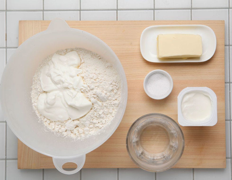 Ingredient, Dishware, Flour, Kitchen utensil, Powder, Serveware, Porcelain, Dairy, All-purpose flour, Ceramic, 