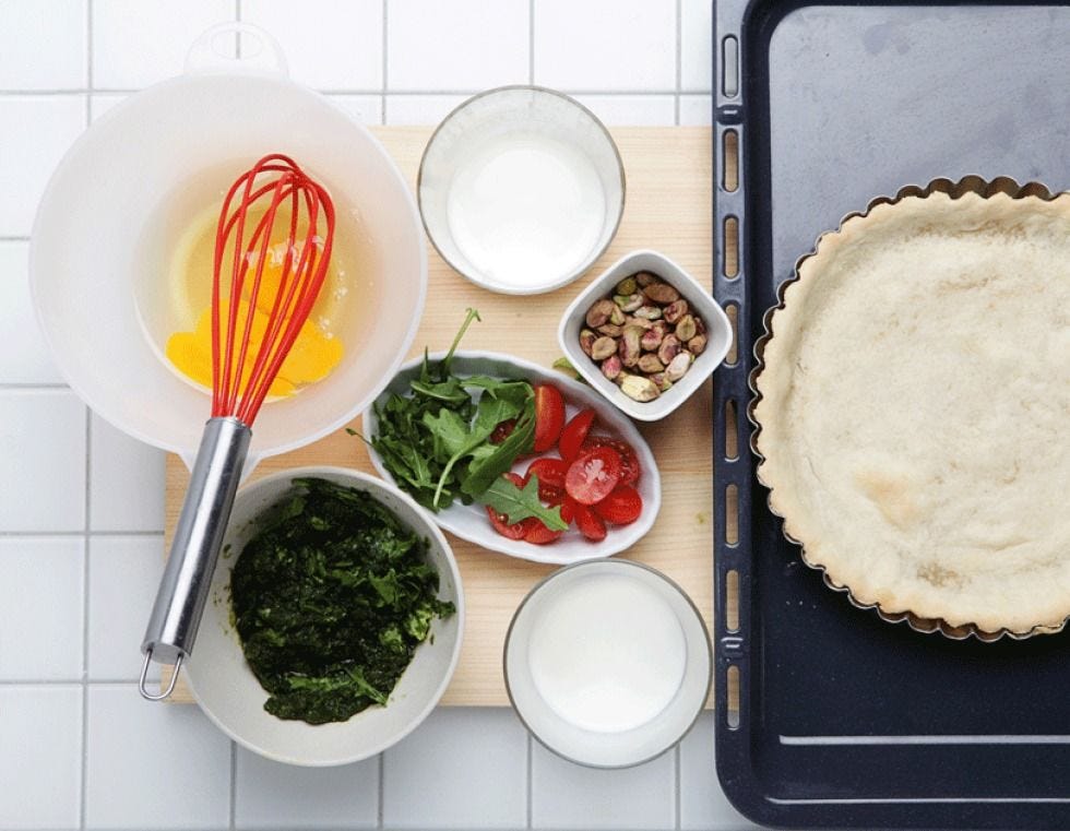 Food, Dishware, Cuisine, Ingredient, Tableware, Leaf vegetable, Bowl, Dish, Kitchen utensil, Meal, 