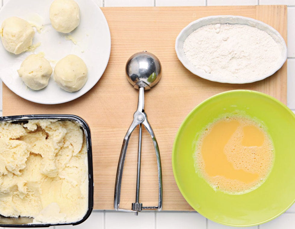 Dishware, Ingredient, Serveware, Food, Kitchen utensil, Tableware, Cutlery, Spoon, Cuisine, Meal, 