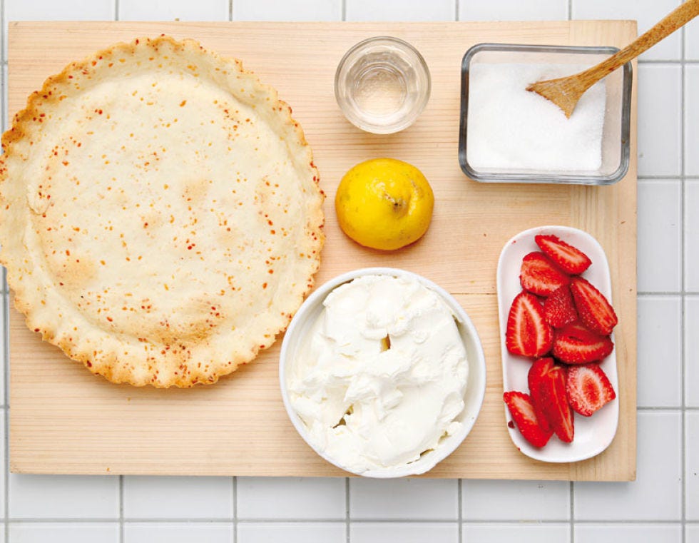 Food, Ingredient, Fruit, Produce, Tableware, Citrus, Plate, Breakfast, Strawberries, Lemon, 