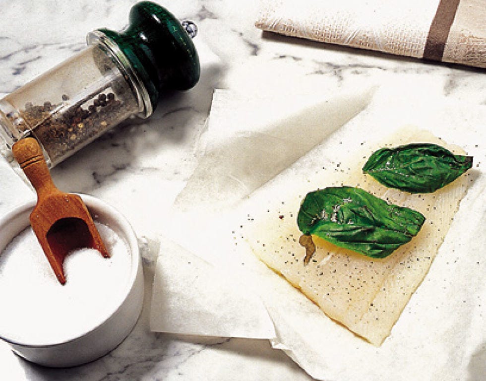 Ingredient, Chemical compound, Powder, Still life photography, Mortar and pestle, Home accessories, Linens, Aspartame, Kitchen utensil, Spice, 