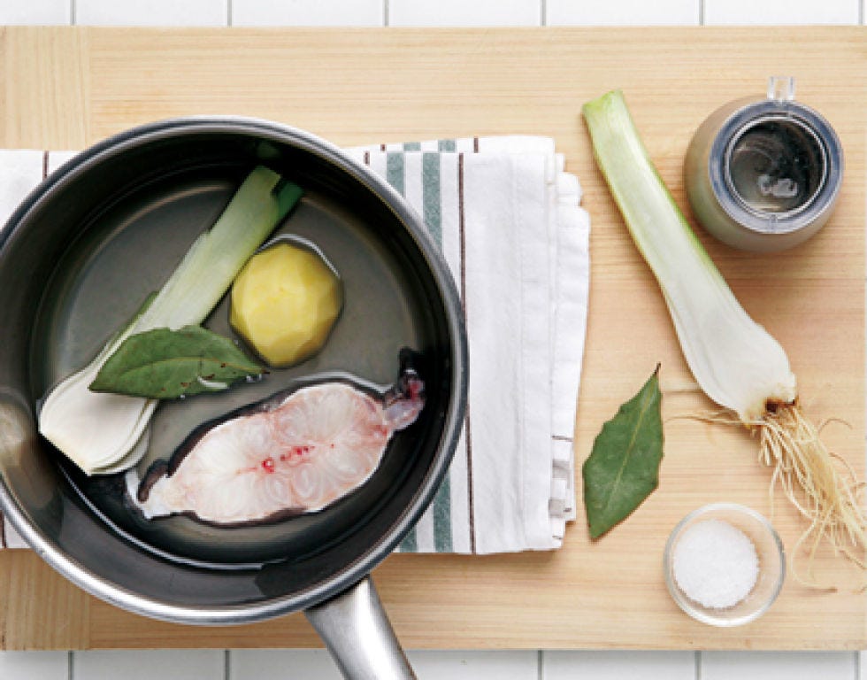 Wood, Food, Ingredient, Dishware, Cuisine, Cookware and bakeware, Kitchen utensil, Serveware, Cutting board, Dish, 