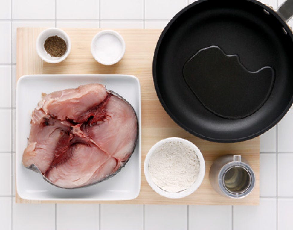 Ingredient, Food, Animal fat, Meat, Animal product, Dishware, Cookware and bakeware, Recipe, Dish, Bowl, 
