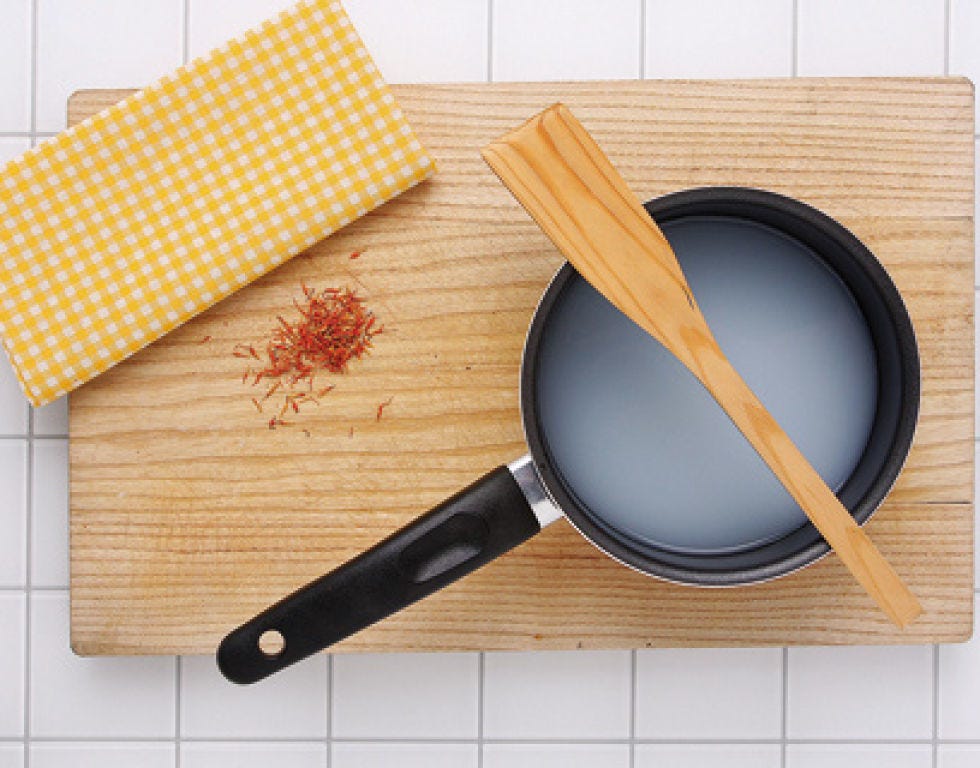 Product, Wood, Kitchen utensil, Stationery, Magnifier, Brush, Tool, Peach, Ingredient, Office instrument, 