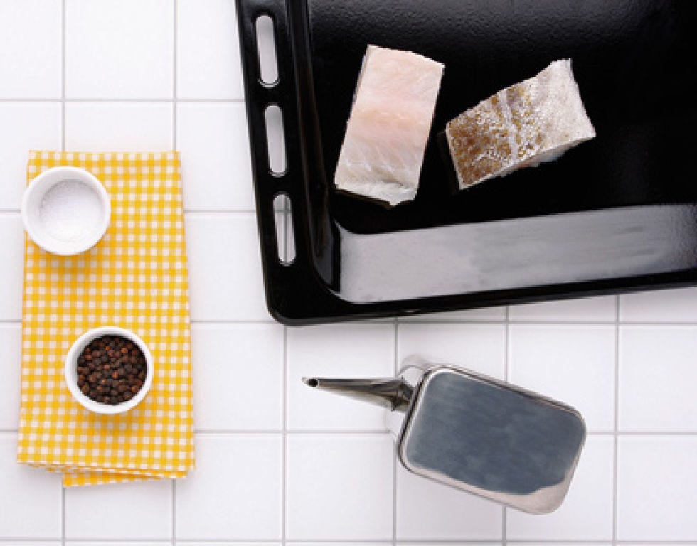 Cuisine, Eye glass accessory, Rectangle, Breakfast, Circle, Kitchen utensil, Recipe, Shadow, Meal, Everyday carry, 