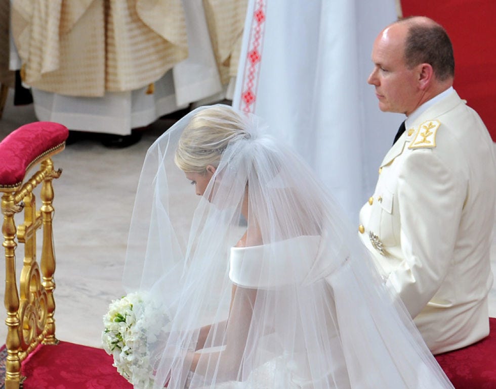 Bridal veil, Bridal clothing, Veil, Photograph, Dress, Tradition, Bride, Gown, Flag, Wedding dress, 
