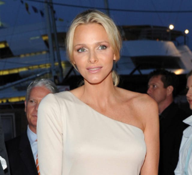 Clothing, Hair, Ear, Mouth, Hairstyle, Eye, Shoulder, Eyelash, Beauty, Blond, 