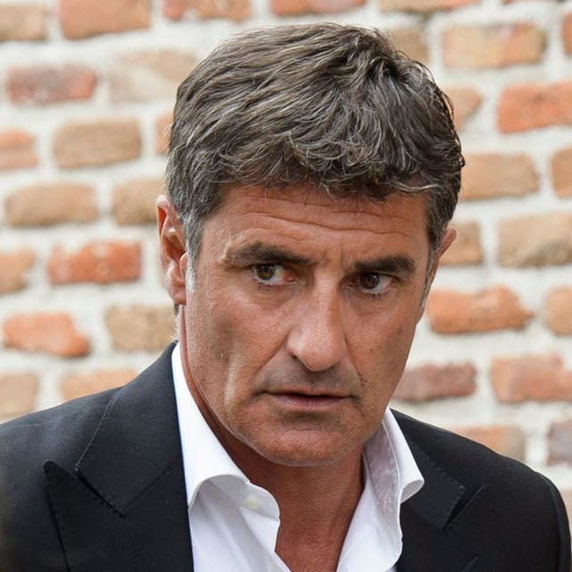 Clothing, Lip, Cheek, Brick, Dress shirt, Hairstyle, Collar, Eye, Skin, Chin, Clothing, Lip, Cheek, Brick, Dress shirt, Hairstyle, Collar, Eye, Skin, Chin,