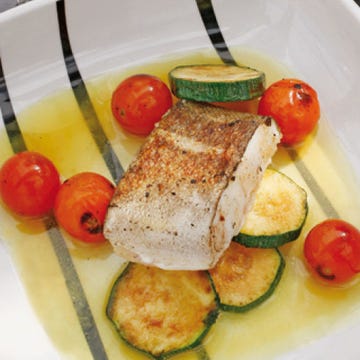 Food, Produce, Dishware, Tableware, Cuisine, Serveware, Vegetable, Ingredient, Tomato, Plate, 