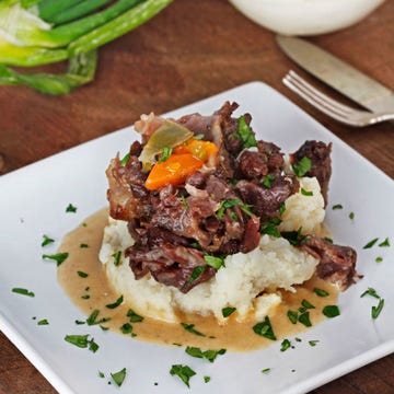 Dishware, Food, Serveware, Cuisine, Ingredient, Dish, Meat, Tableware, Plate, Recipe, 