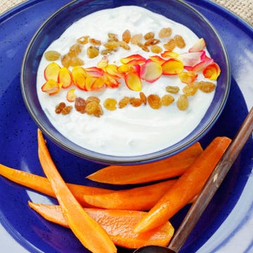 Dishware, Food, Serveware, Orange, Ingredient, Root vegetable, Carrot, Baby carrot, Produce, Plate, Dishware, Food, Serveware, Orange, Ingredient, Root vegetable, Carrot, Baby carrot, Produce, Plate,