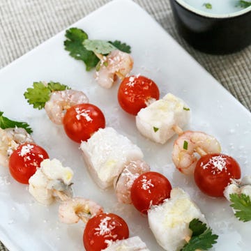 Food, Ingredient, Cuisine, Dishware, Fruit, Produce, Finger food, Serveware, Dish, Garnish, 